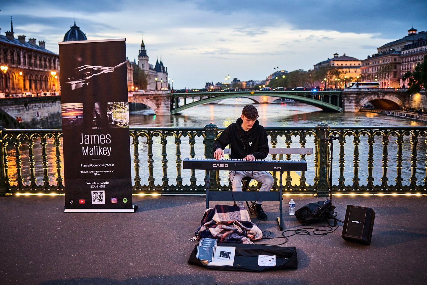 PARIS Le 360 25 Oktober 2025 - James Malikey