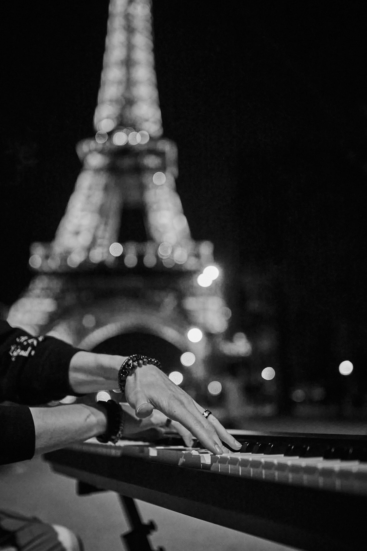 PARIS Le 360 25 Oktober 2025 - James Malikey